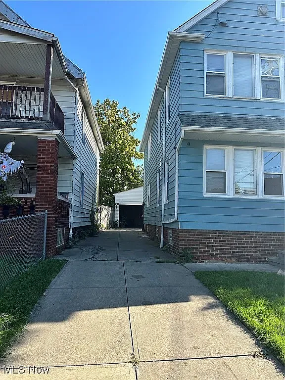 2 bed, 850 sqft, $950 — Photo 2