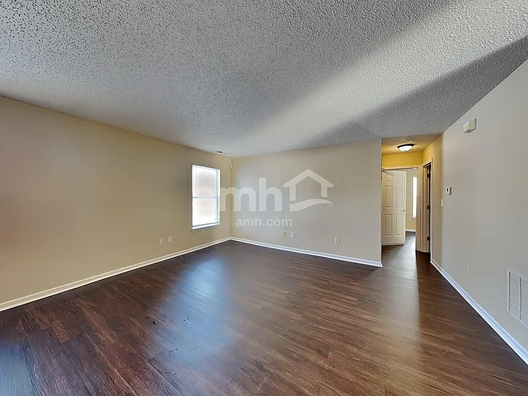 8110 Red Barn Ct — Photo 6