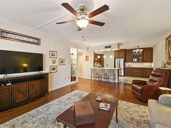 3rd image of 1750 Saint Charles Ave APT 215