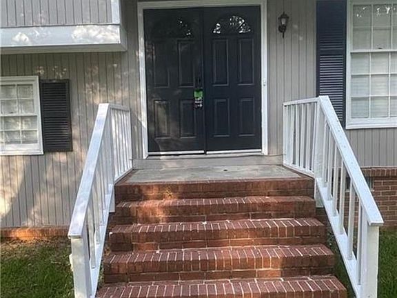 2nd image of 9226 Carlton Trl NW