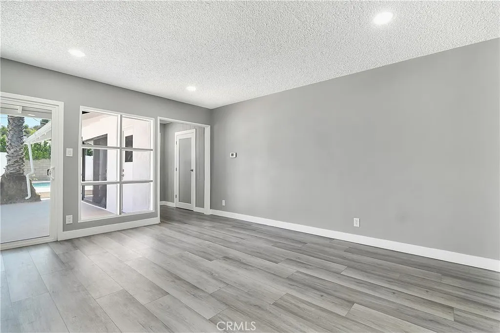 4 bed, 1422 sqft, $4,999 — Photo 3