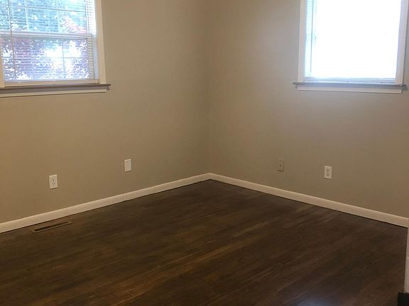 4th image of 3610 Diane Ln