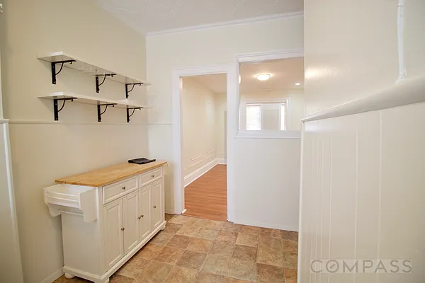 Rented by Compass | media 22