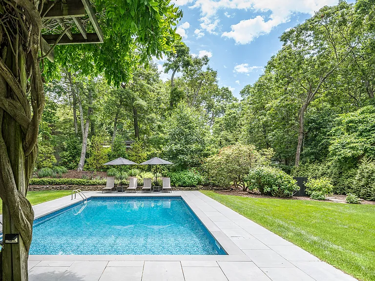 54 Johnson Ave — Photo 4