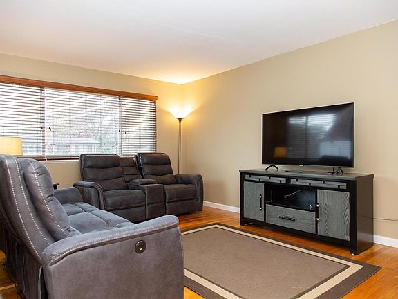 3rd image of 1505 Bay Meadows Dr