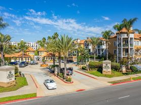 2150 Camino De La Reina
