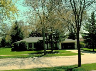 1221 Adams Ave, St Charles, IL