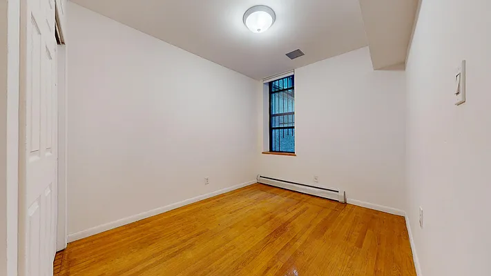 Rented by Bond New York | media 13