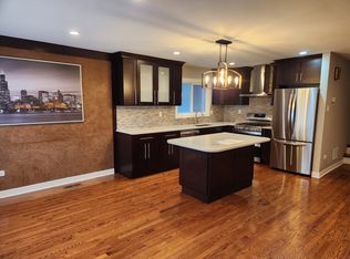 2432 W Ohio St, Chicago, IL 60612