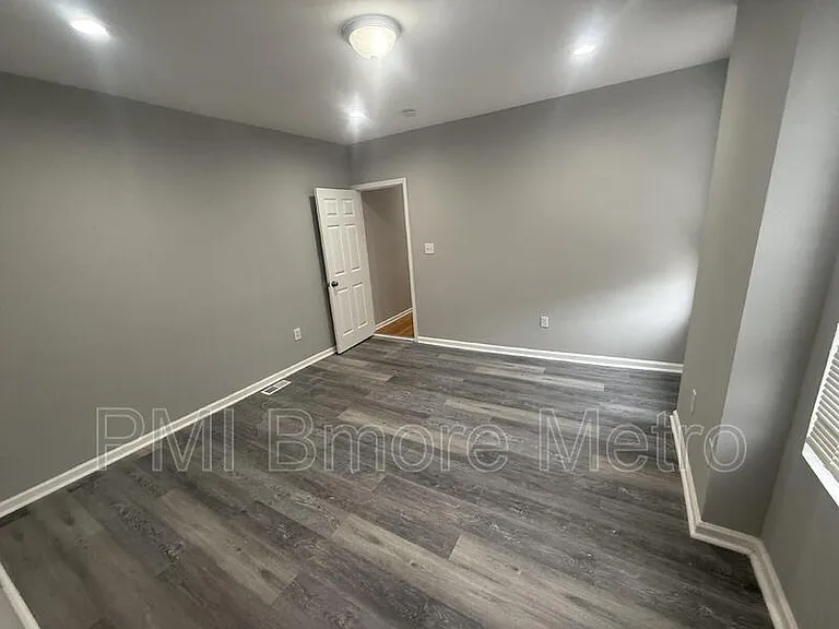 2643 E Madison St #B — Photo 17