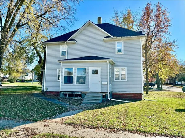 322 W 5th St, Maryville, MO 64468