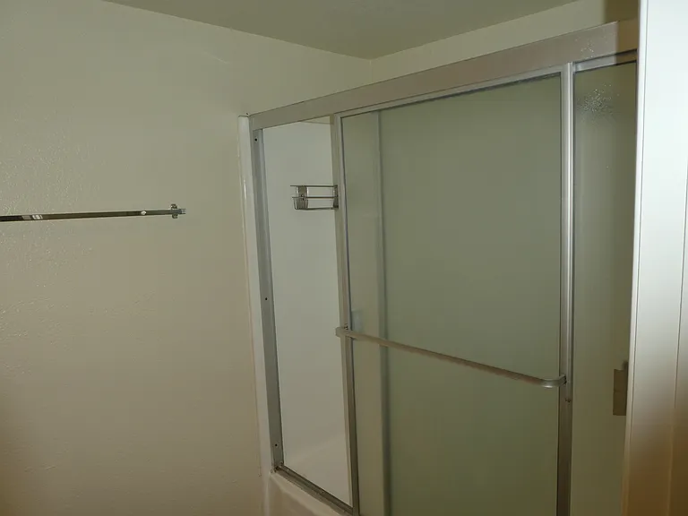 4453 Woodman Ave #9 — Photo 15