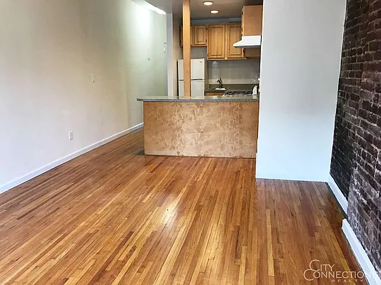 Rented by City Connections Realty | media 36