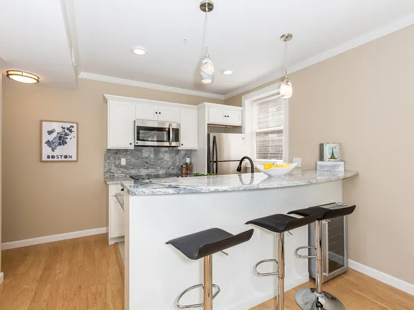 34 Decatur St #2B, Boston, MA 02128