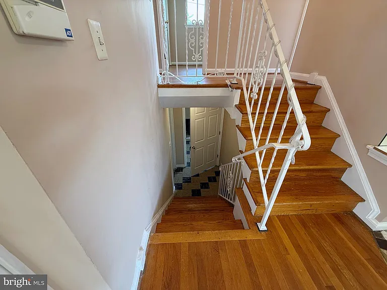 7104 Adelphi Rd — Photo 23