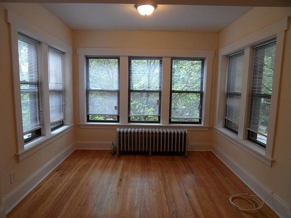 3rd image of 4902 N Monticello Ave
