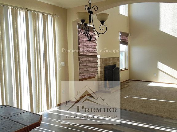 3rd image of 7067 Hillock Dr