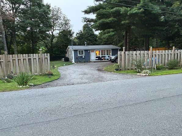 38 Lakeside Dr