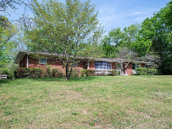 3rd image of 427 Bunkerhill Dr