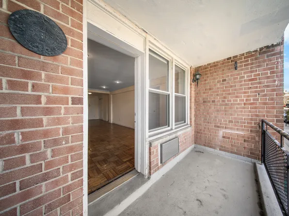 67-50 Thornton Place image 13 of 21