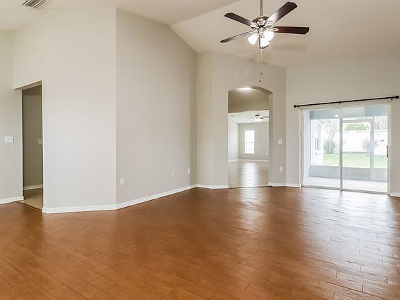 4th image of 8834 Pebblebrooke Dr