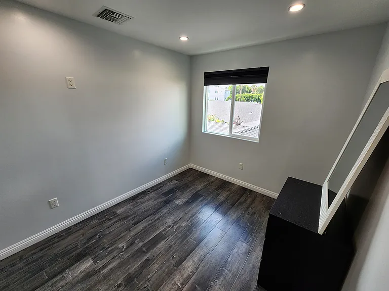 6827 Murietta Ave — Photo 41