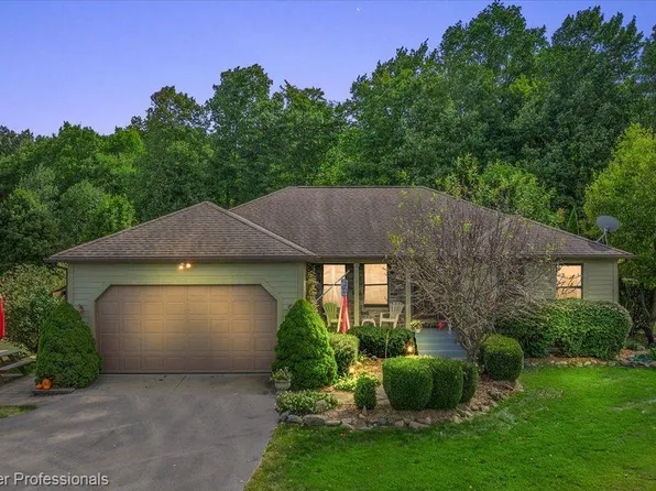 91 Lone Oak Dr, Attica, MI 48412