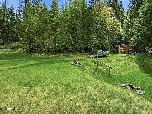 3rd image of 783 Cliff View Rd