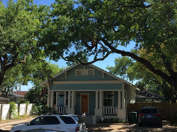 Hyde Park Tampa 1920s Bungalow w Yard Full Of Live Oak Trees