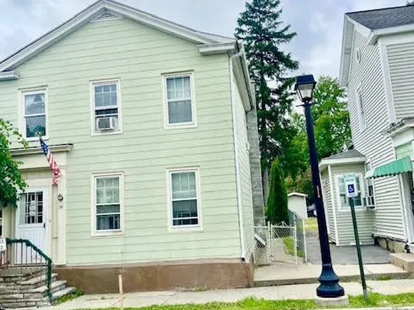 34 2nd Street, Waterford, NY 12188