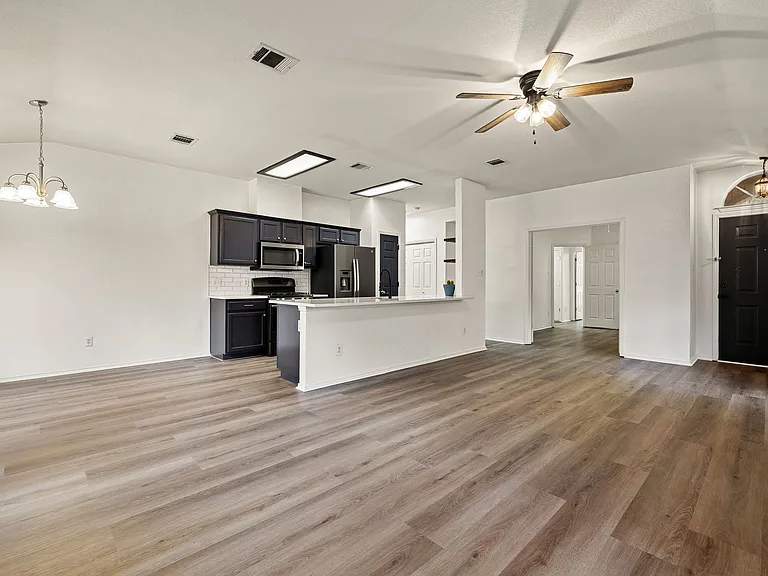 903 Luke Ln — Photo 21