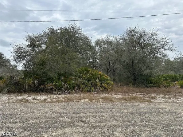 2526 72nd St W, Lehigh Acres, FL 33971