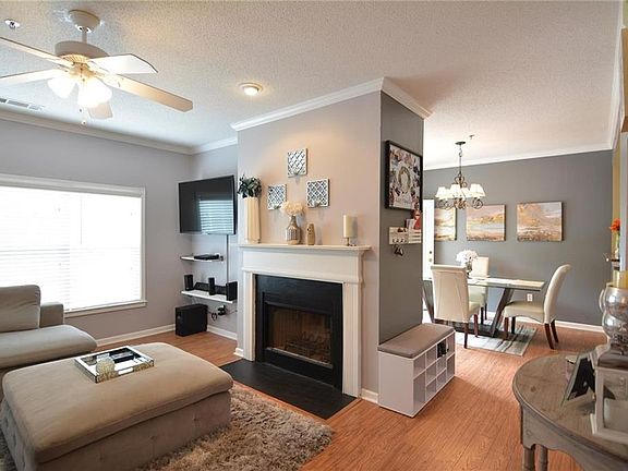 2nd image of 205 Spring Heights Ln SE Unit 2/205