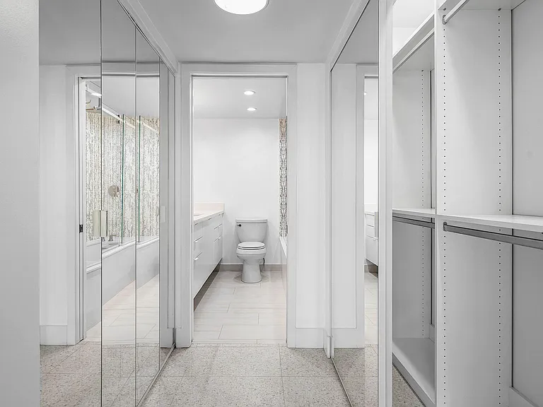 330 SE 20th Ave #408 — Photo 17