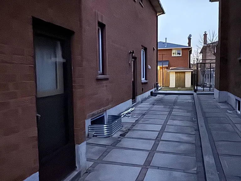 162 Jackman Cres #LOWER — Photo 2