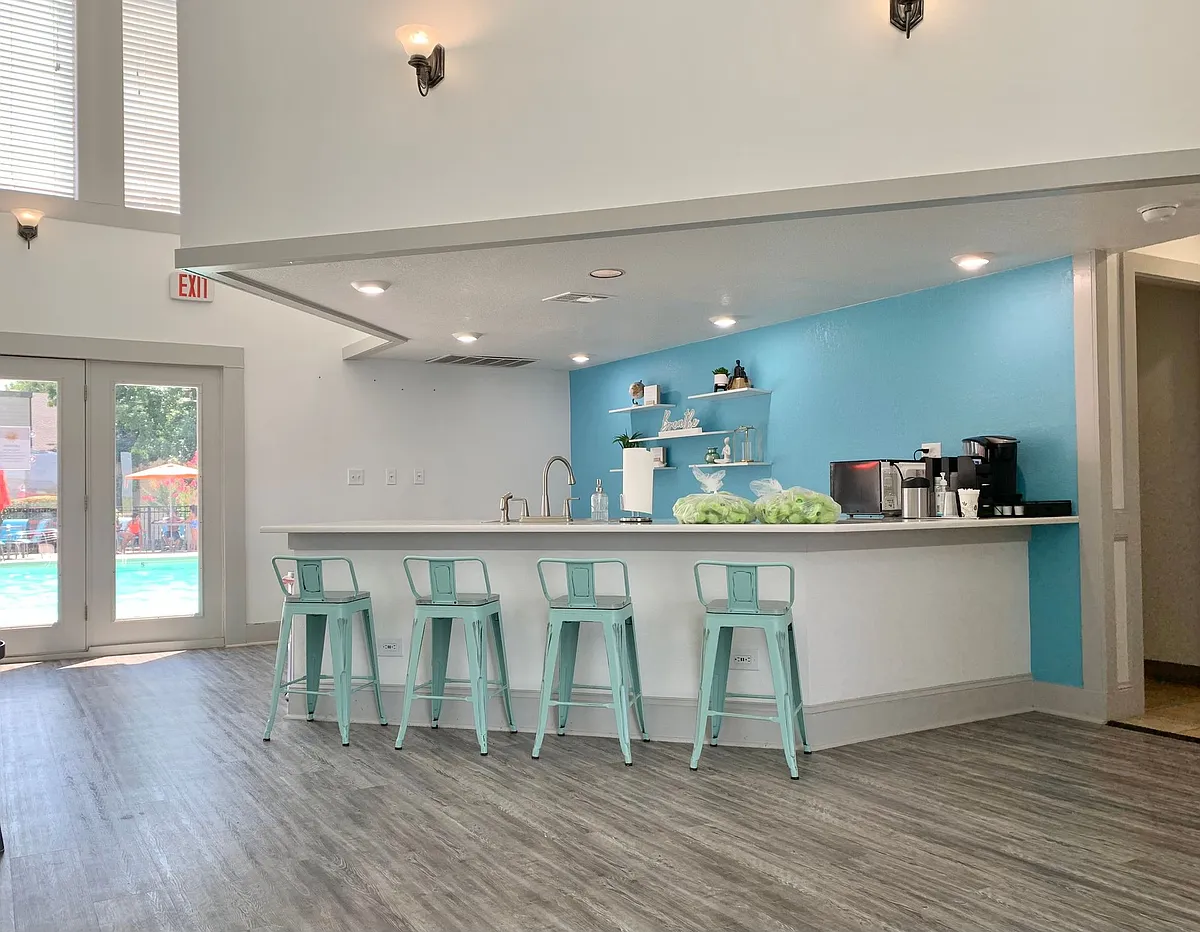 Building Photo - Quail Hollow Apartments