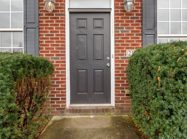 lexington-kentucky-446956486 picture