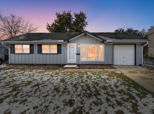 420 Berkshire Ave, Romeoville, IL 60446