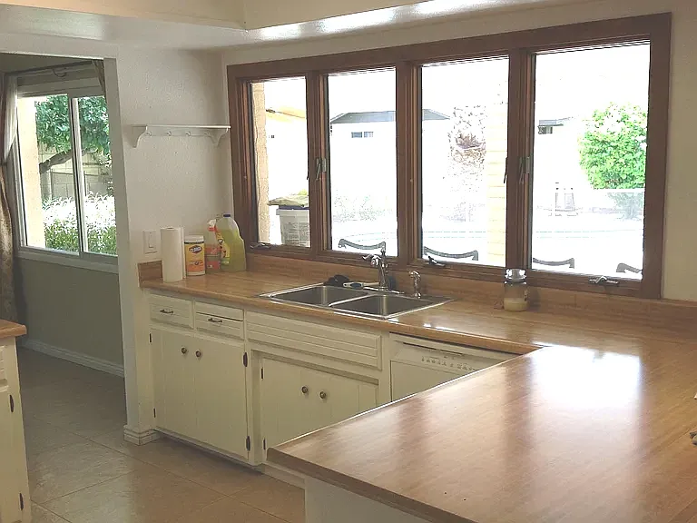 1613 E Watson Dr — Photo 3