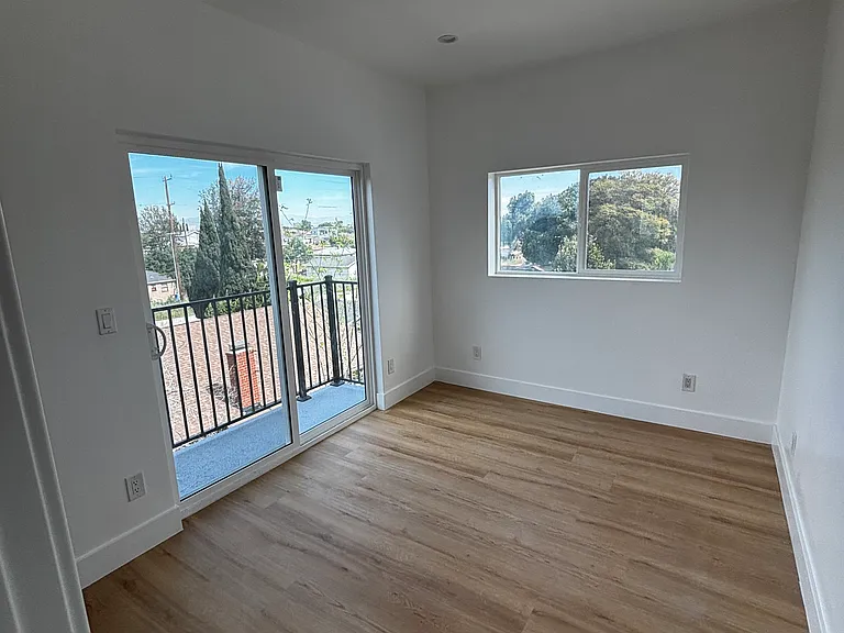 1539 W 213th St #1591-1/2 — Photo 12