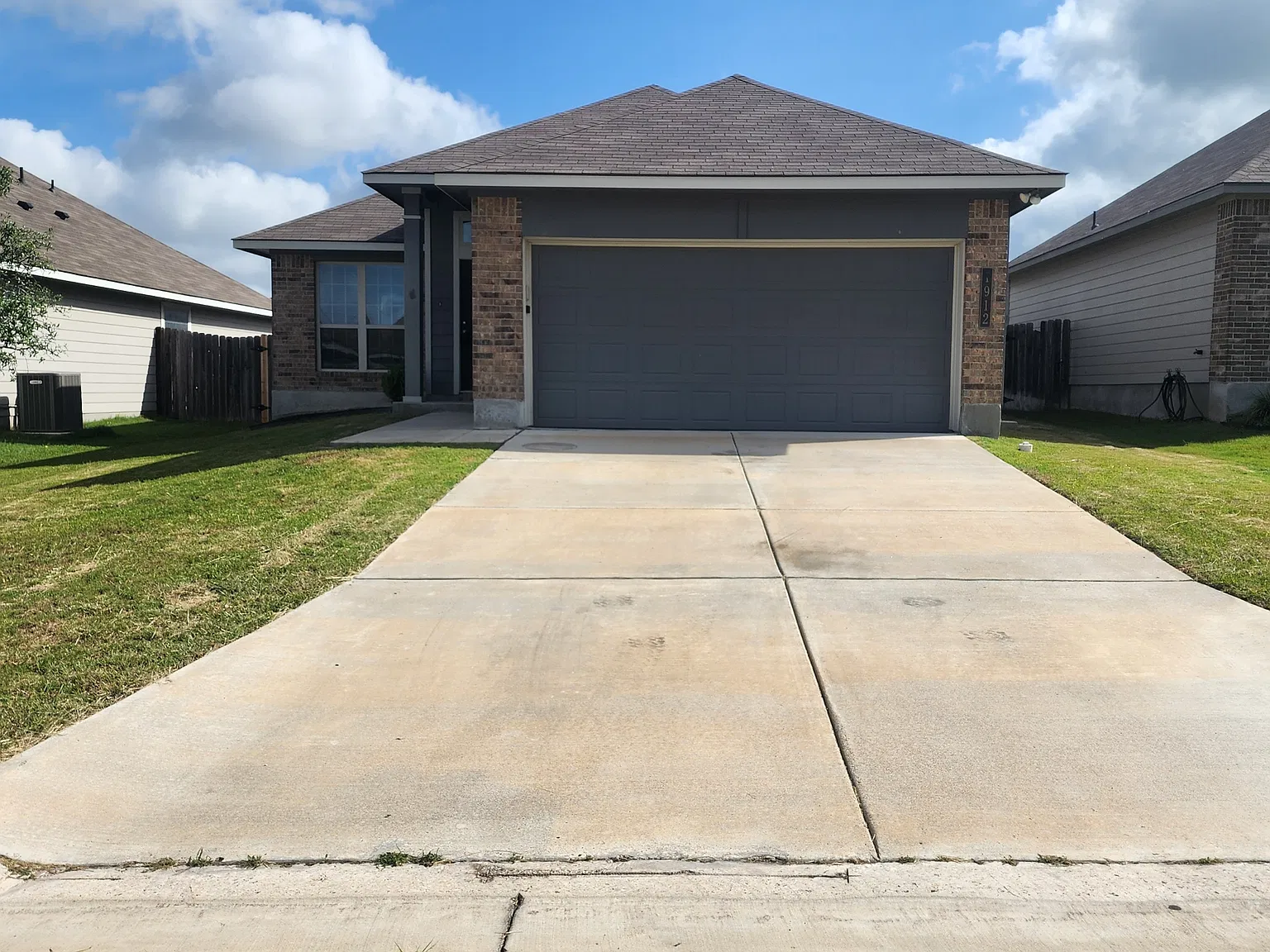 X Delano Drive 1912 -- Kat - 1 — Photo 1