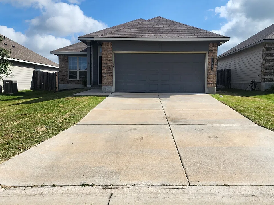 1912 Delano Dr