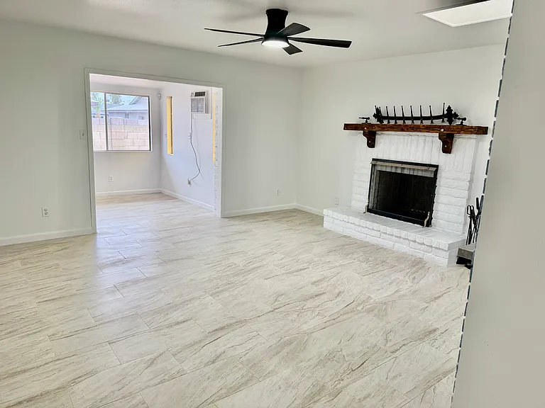 5817 W Tierra Buena Ln — Photo 12