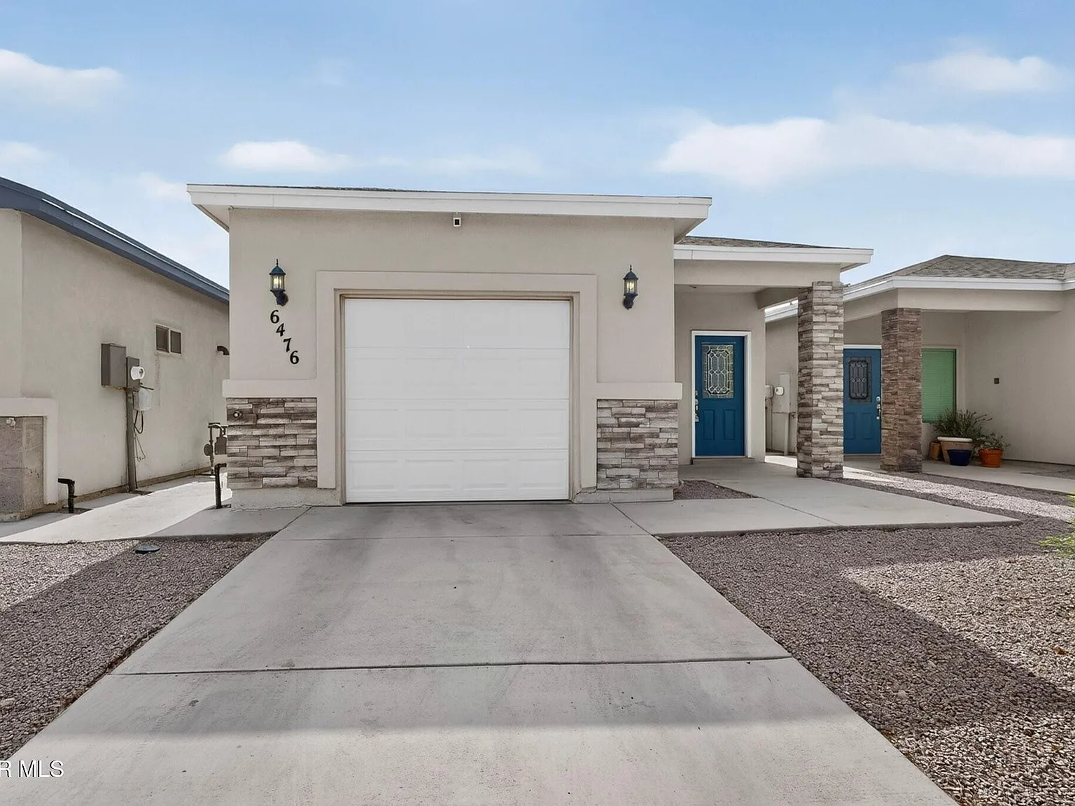 2 bed, 2.0 bath, 1415 sqft, $1,700 — Photo 2