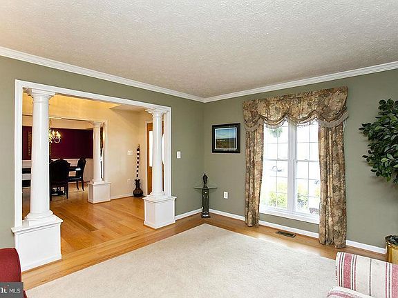 3rd image of 219 Flanagan Dr