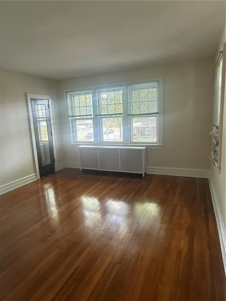 1 bed, 1.0 bath, 700 sqft, $1,395 — Photo 2