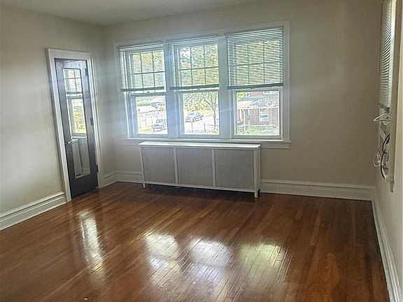 2nd image of 2403 W Allen St #2