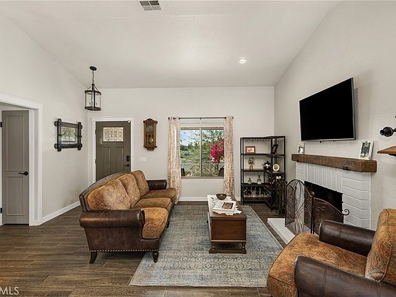 4th image of 1116 W Craig St