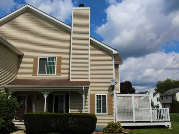 2177 Colorado Ave, Elgin, IL 60123