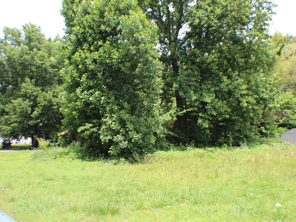 2nd image of 2456 Ray Bluff Rd